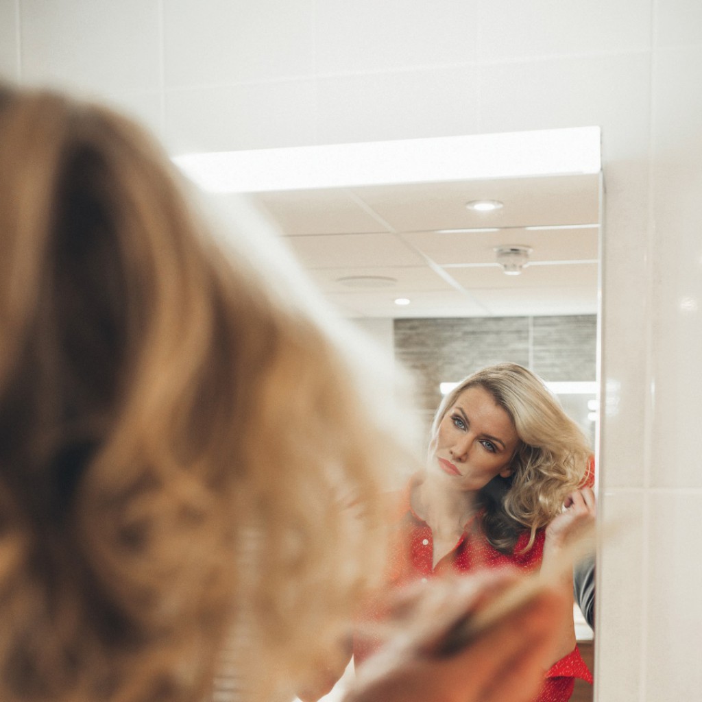 X HiB Spectrum LED Cabinet with Mirrored Sides Art No. 44700 Alternative